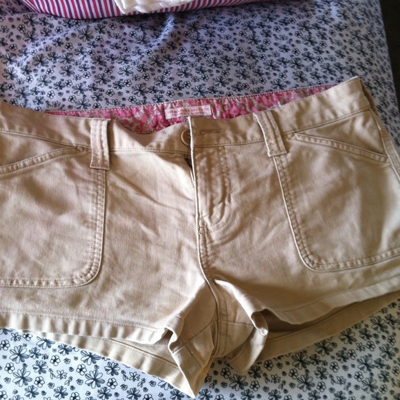 Bundle//Abercrombie and Fitch khaki shorts