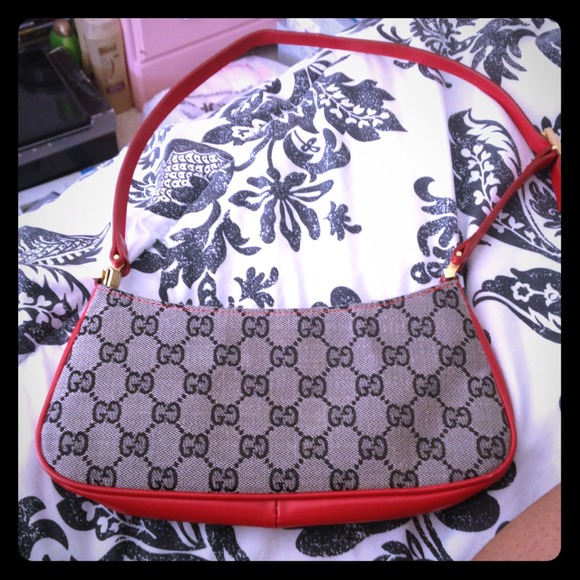 Gucci shoulder bag 👜