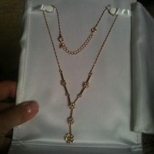 REDUCED!!Gold plated rhinestone and pearl necklace