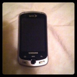 Samsung moment silver and black