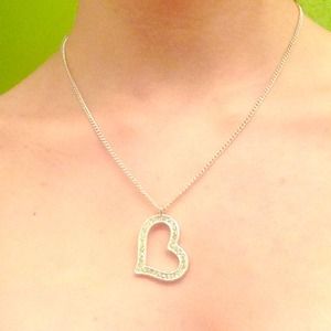 💜Silver rhinestone heart necklace💜