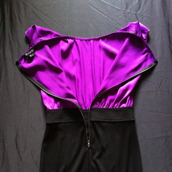 Dress - Picture 3 of 4