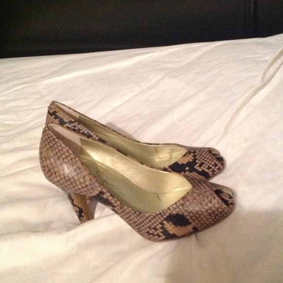 ❤❤Jessica Simpson pump❤❤ - Picture 2 of 3