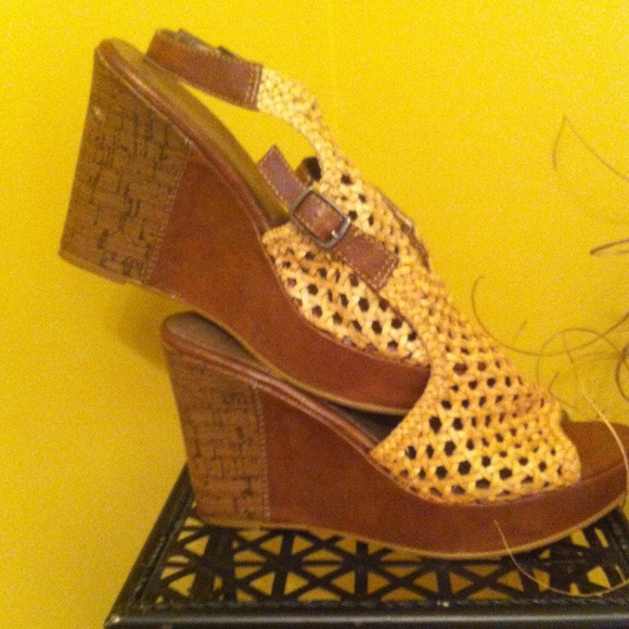 SOLD - Picture 3 of 4