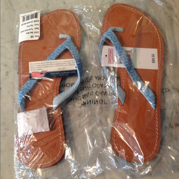 NEW in packaging Vineyard Vines flip flops