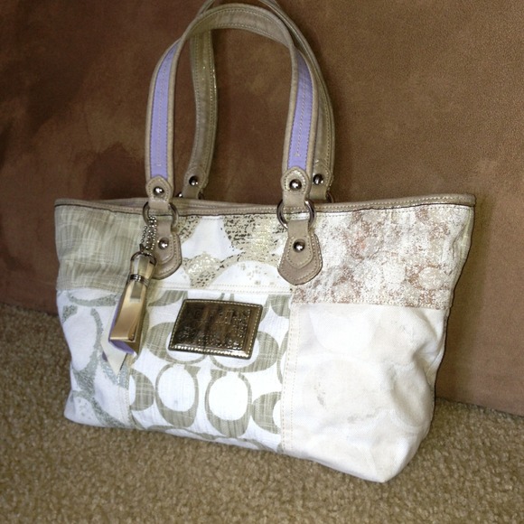 Coach Handbags - Original Coach Poppy