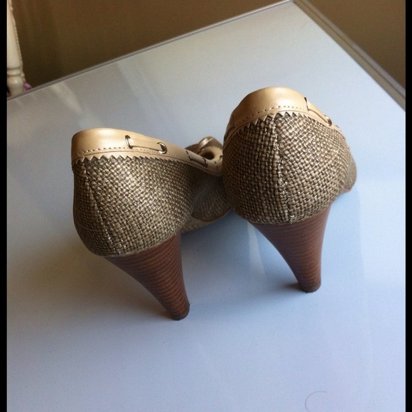 Gold and tan sparkle tweed peep toe heels. - Picture 3 of 3