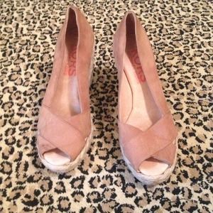 KORS Tan Nubuck Espadrilles Peep-Toe Wedge BNWOT