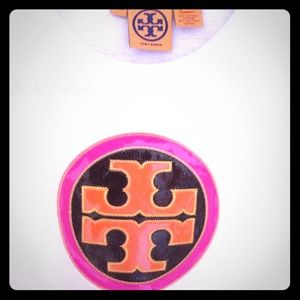 ****SOLD**** Brand new w/o tag Tory Burch Logo Tee