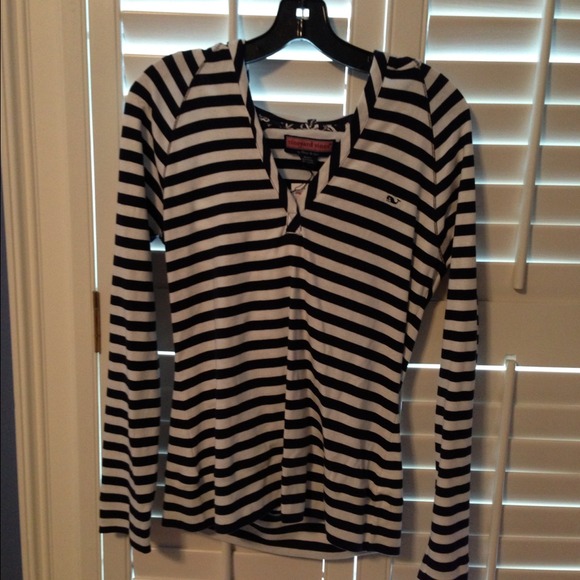 BUNDLE - NWT VV top and pink flip flops