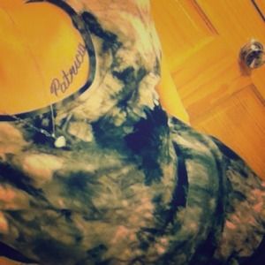 Black & gray tie die T-shirt.