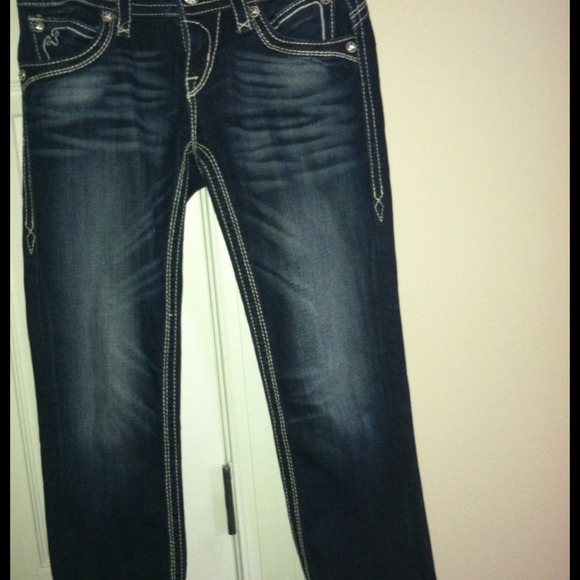 Rock Revival capris. Heather fit