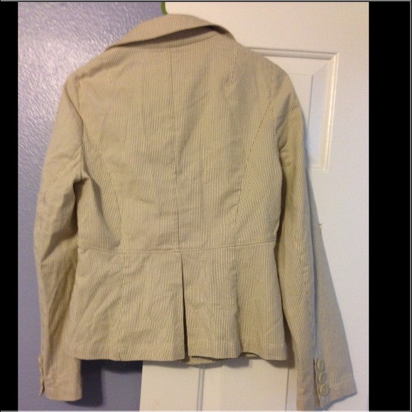 Blazer - Picture 2 of 2