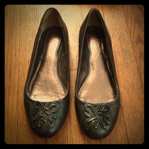 Vera wang flats brown