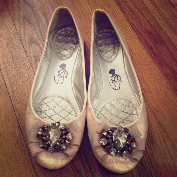 Jeweled flats awesome for spring in a nice cream.