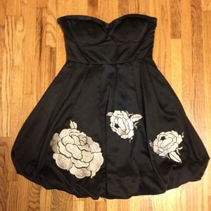 Black forever 21 dress.