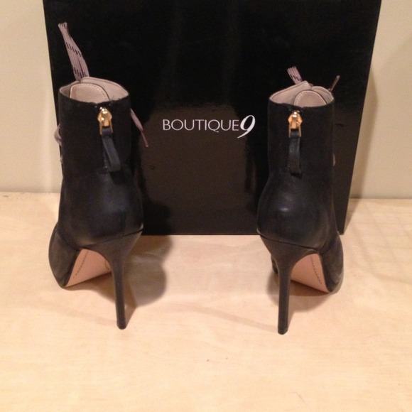 Ankle boots - Picture 2 of 3