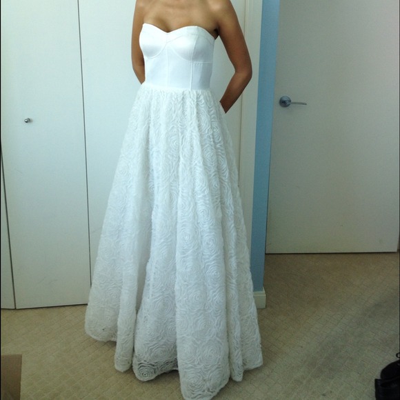 👏SOLD🆕👗New White Formal Gown 👗🆕