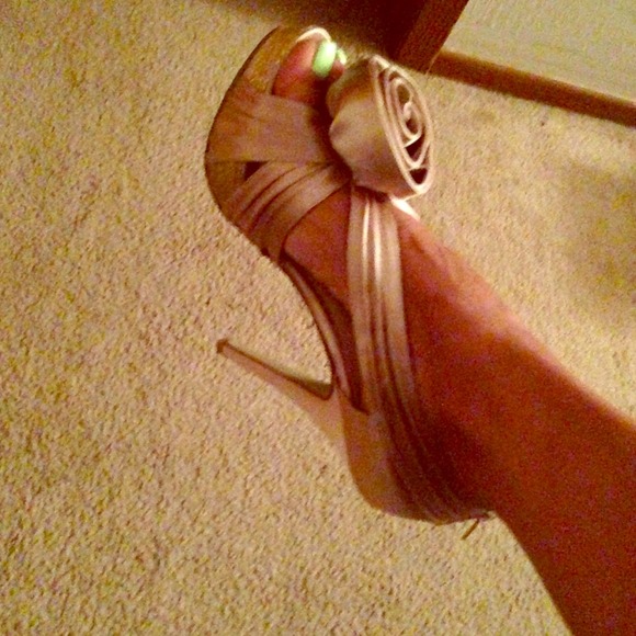 Taupe and gold satin high heel sandals s9