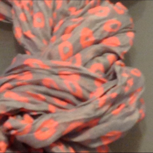 🚫Sold on bundle🚫 - Picture 2 of 3