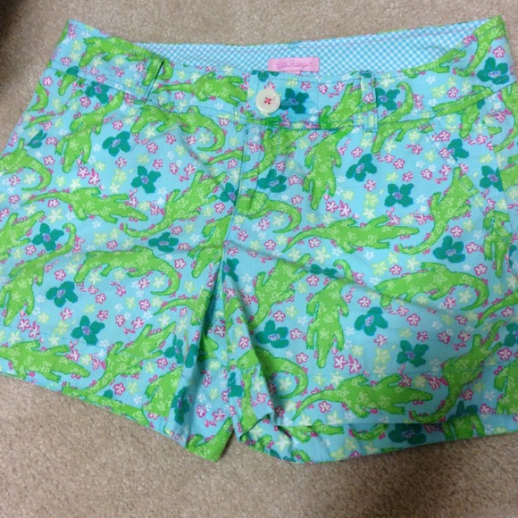 Lilly shorts size 8