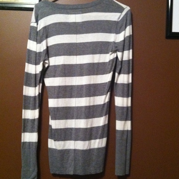 Sweater - Picture 4 of 4