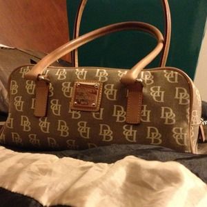 Authentic Dooney& Bourke signature collection bag.