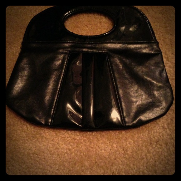 Black clutch