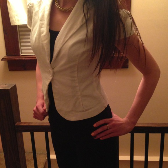 White short sleeved blazer