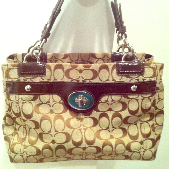 🚫SOLD!!!🚫Authentic tan Coach purse