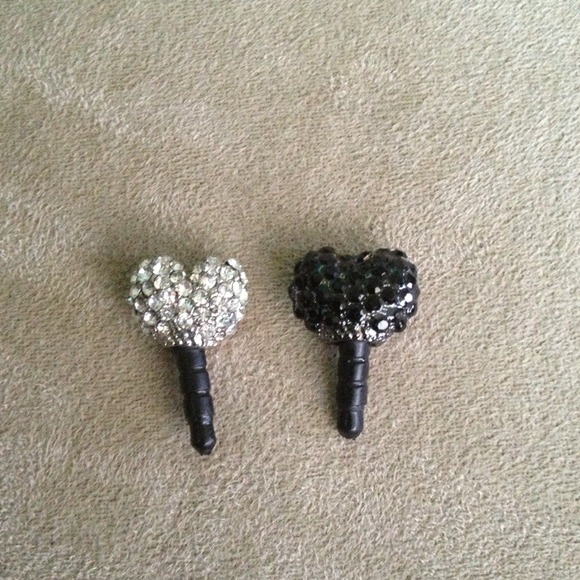 🛑SOLD🛑 Heart shaped dust plugs 4 iPhone iPad iTouch apple - Picture 1 of 2