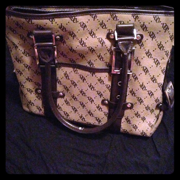 Medium purse