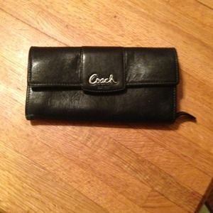 Used coach wallet 🎀SOLD🎀