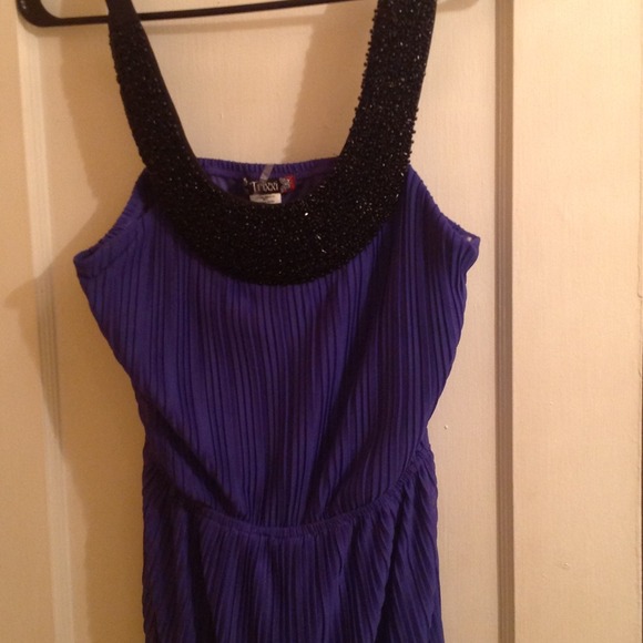 Spring dress - Picture 2 of 2