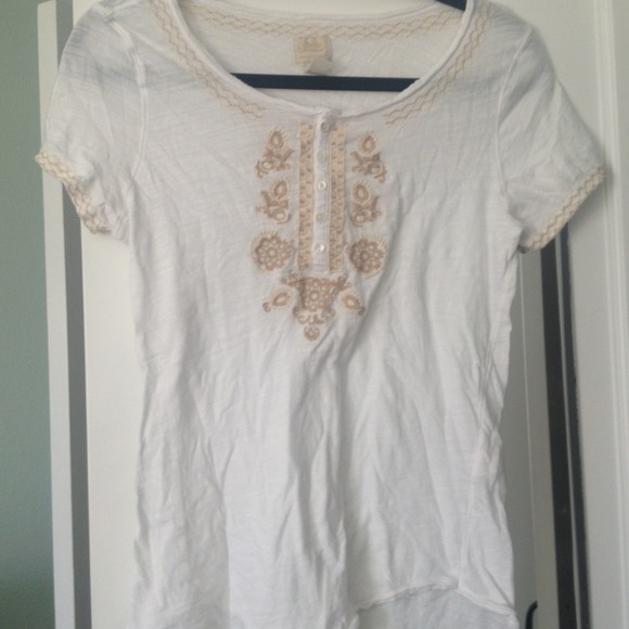 💥Sold💥in bundleLucky t- shirt