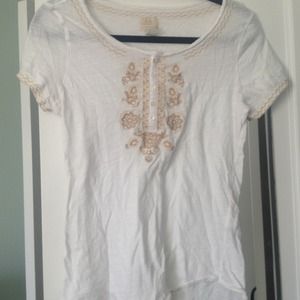 💥Sold💥in bundleLucky t- shirt