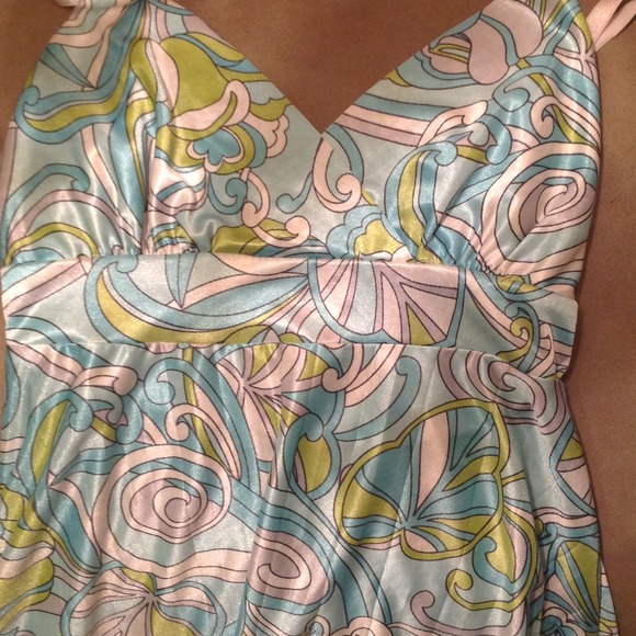 Spring tank top  - Picture 2 of 2