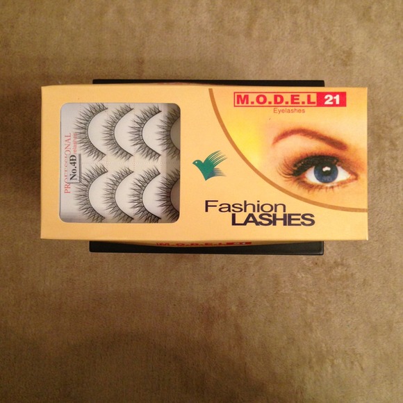 -SOLD- 2 BOXES! Model 21 Fake Eye Lashes