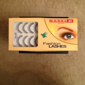 -SOLD- 2 BOXES! Model 21 Fake Eye Lashes
