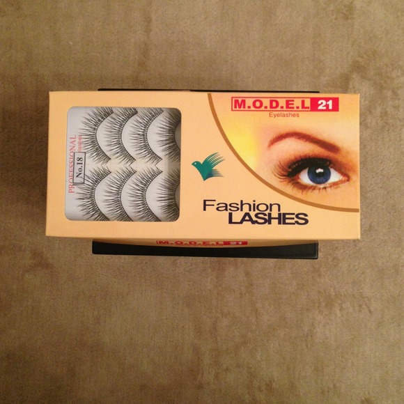 SOLD 2 BOXES! Model 21 Fake Eye Lashes.