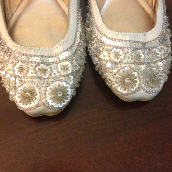 Traded 🚫🚫Gorgeous silver flats - Picture 2 of 4