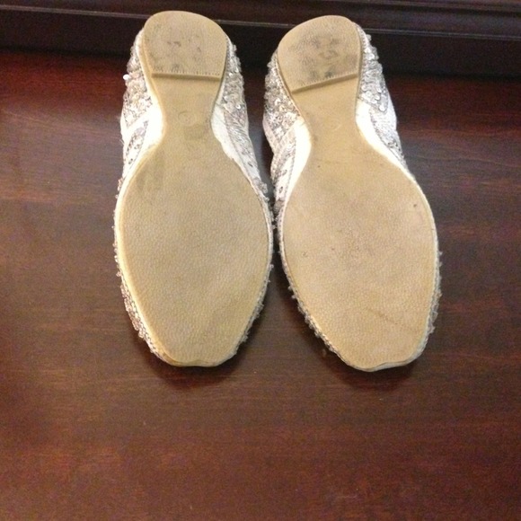 Traded 🚫🚫Gorgeous silver flats - Picture 3 of 4