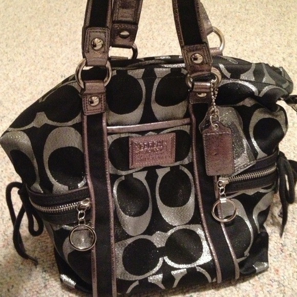 SOLD 🚩- Authentic coach bag