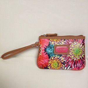Nine West Wristlet. Floral print