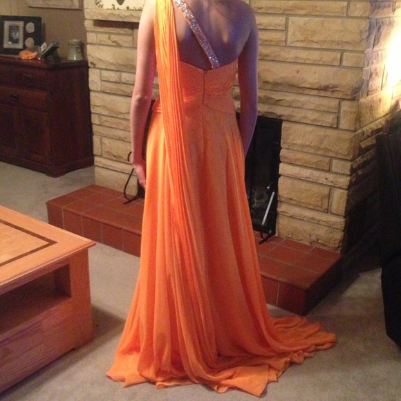 Orange prom dress. - Picture 2 of 3