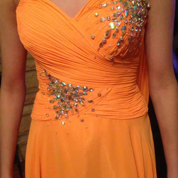 Orange prom dress. - Picture 3 of 3