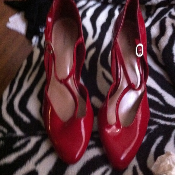 Nice red shoes