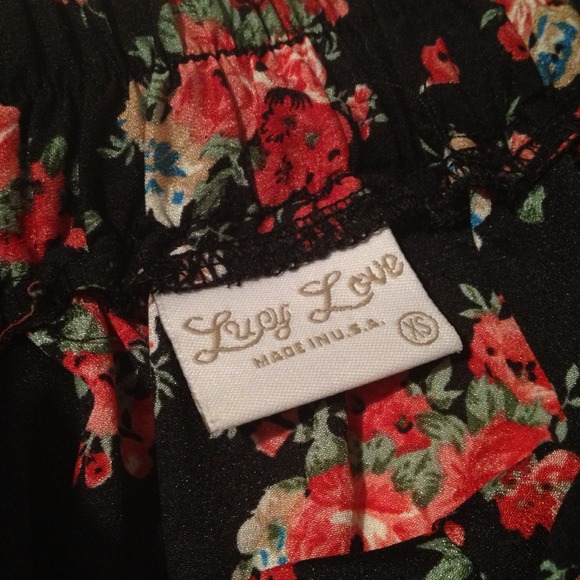 ❌❌SOLD IN BUNDLE❌❌Floral hi-lo skirt - Picture 4 of 4