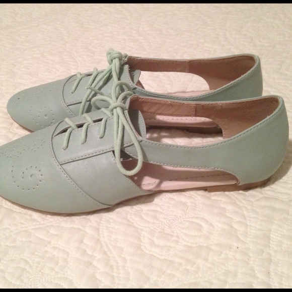 ❌❌SOLD IN BUNDLE❌❌NWOT mint green oxfords - Picture 3 of 4