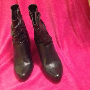 Black short leather boot